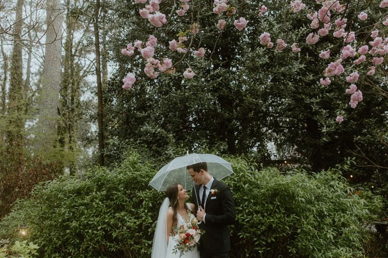 rainy spring wedding portraits