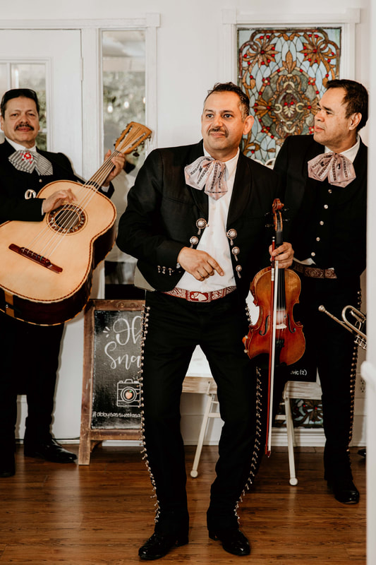 traditional mariachi band for sweet sixteen
